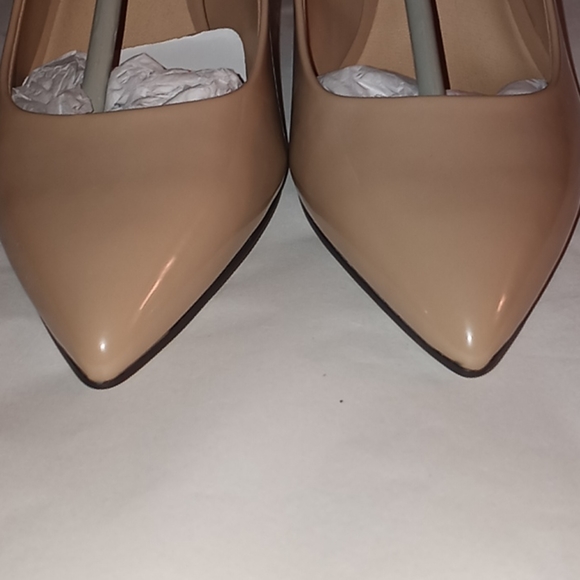Bella Vita Define II Patent Leather Pumps Nude 9M - Picture 10 of 13